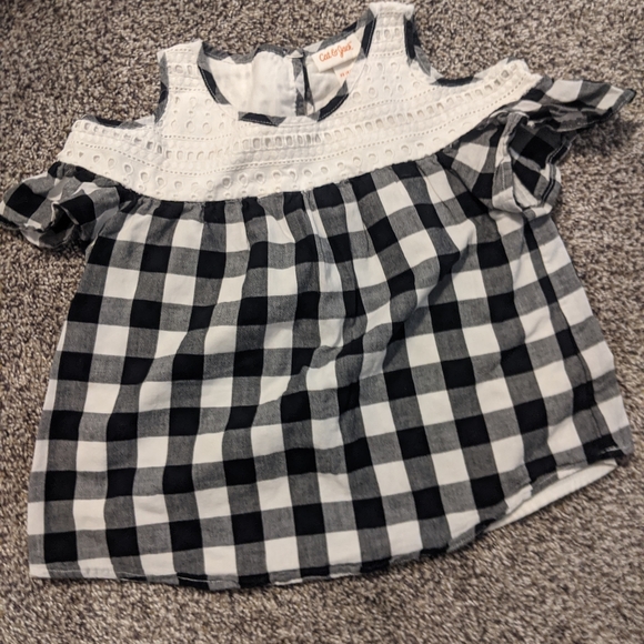 Cat & Jack Other - Cat and jack xs black and white shirt